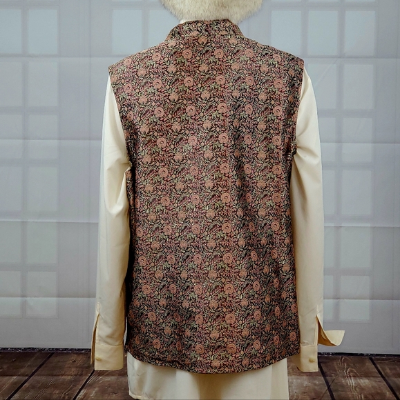 Coldwater Creek fabric vest. Kept in a garment bag and dry cleaned. #206 - Picture 7 of 7